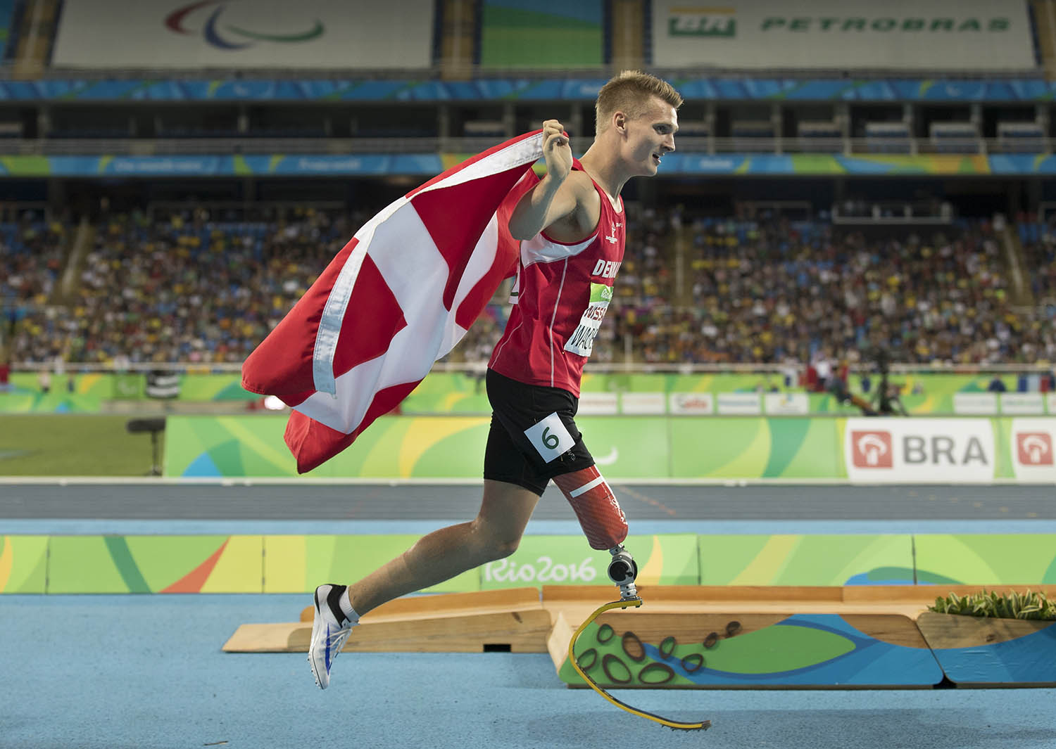 Technology at Paralympics sparks advances and controversy