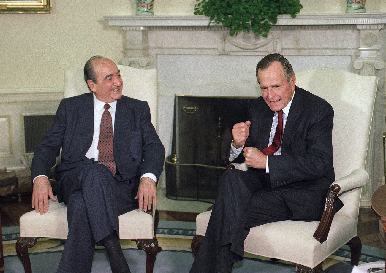 Former Greek Prime Minister Constantine Mitsotakis dies