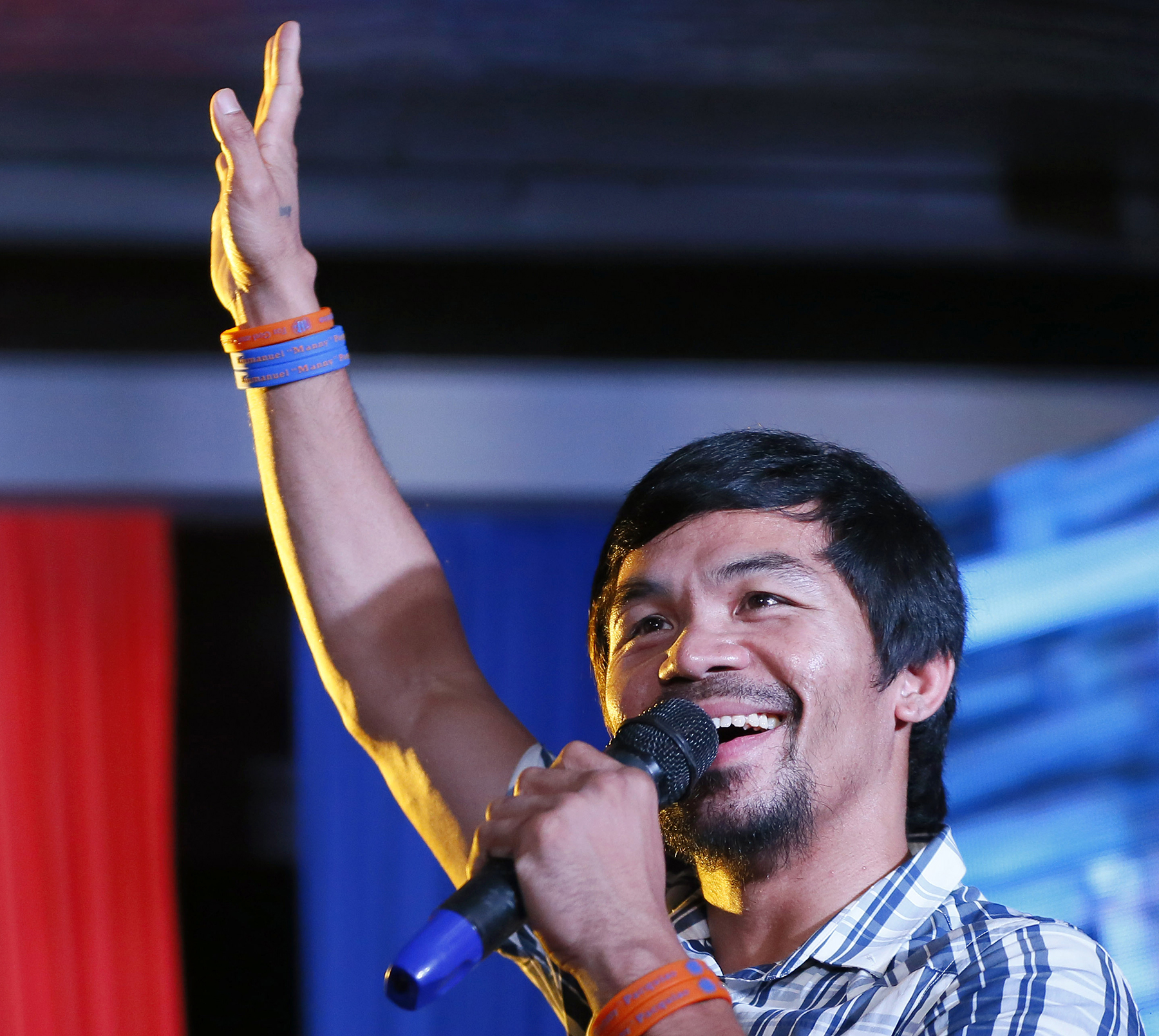 Manny Pacquiao takes a break from politics for boxing
