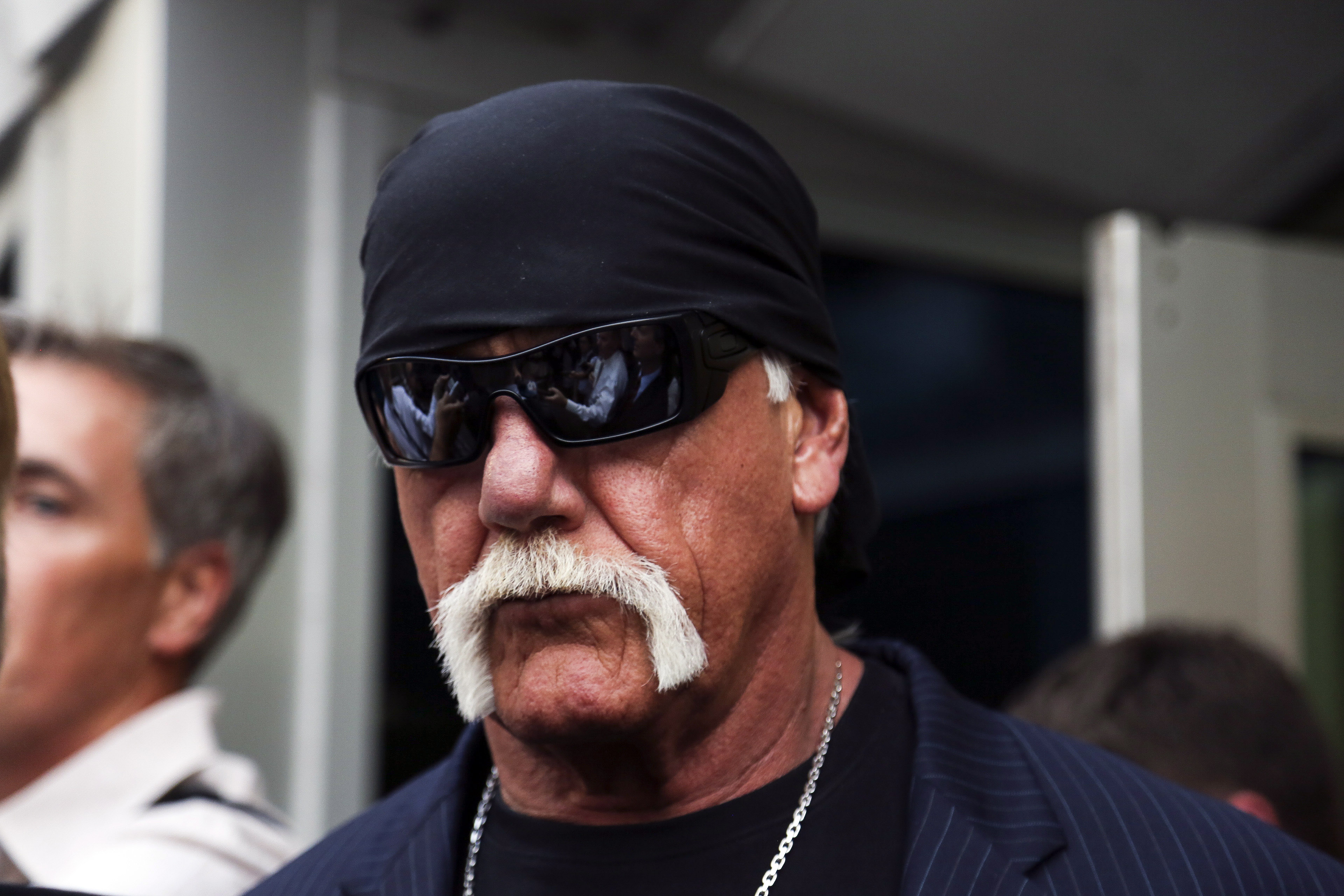 Hulk Hogan-Gawker jury awards $25M in punitive damages