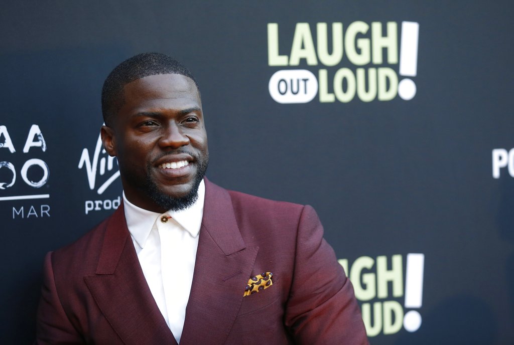Kevin Hart says he's considering Oscar hosting gig again