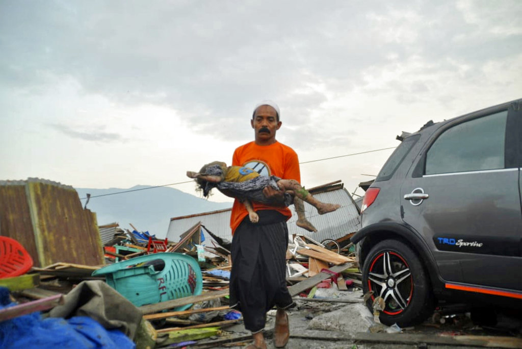 Indonesia tsunami death toll nears 400, expected to rise