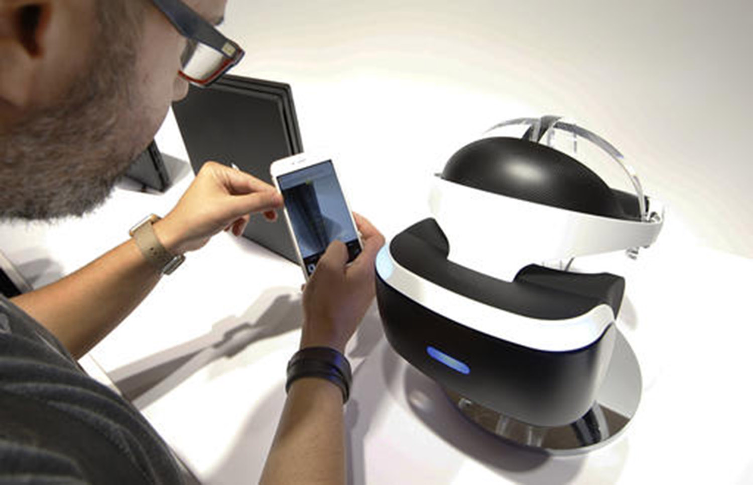 VR arrives at Tokyo Game Show, counted on to revive industry