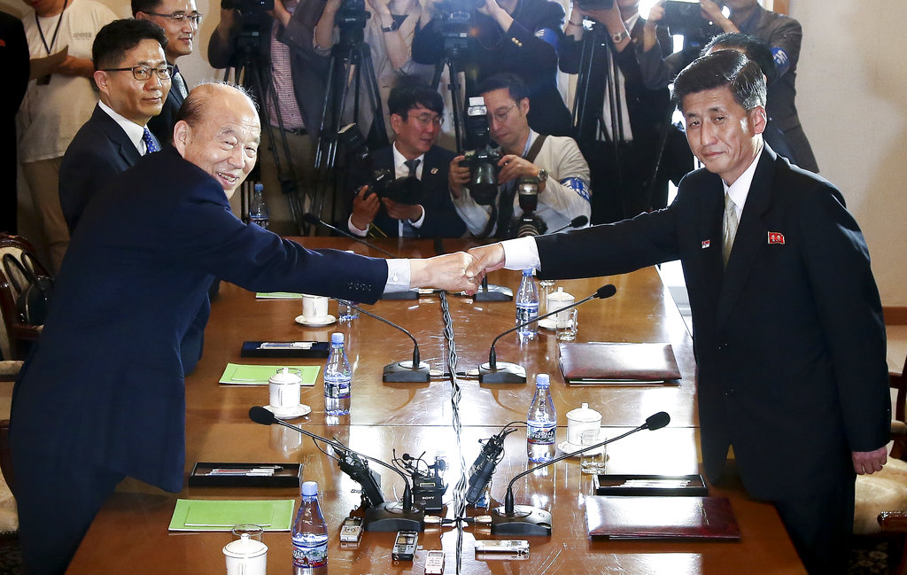 Rival Koreas agree to August reunions of war-split families