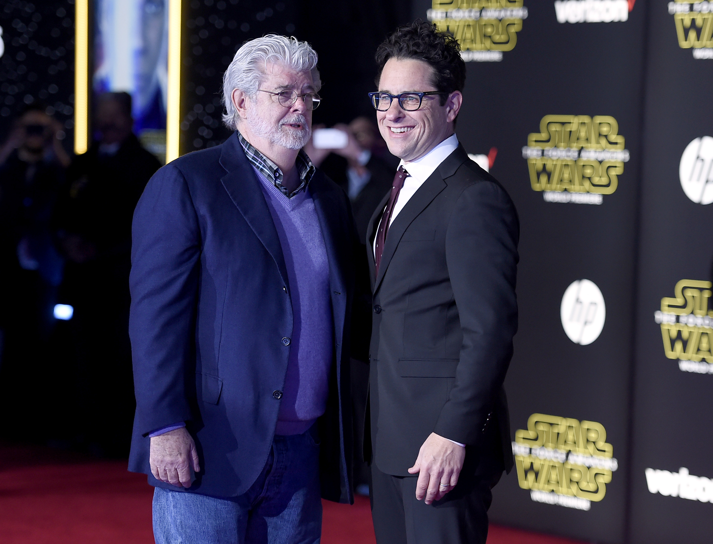 Celebs at 'Star Wars' premiere offer glowing reviews online