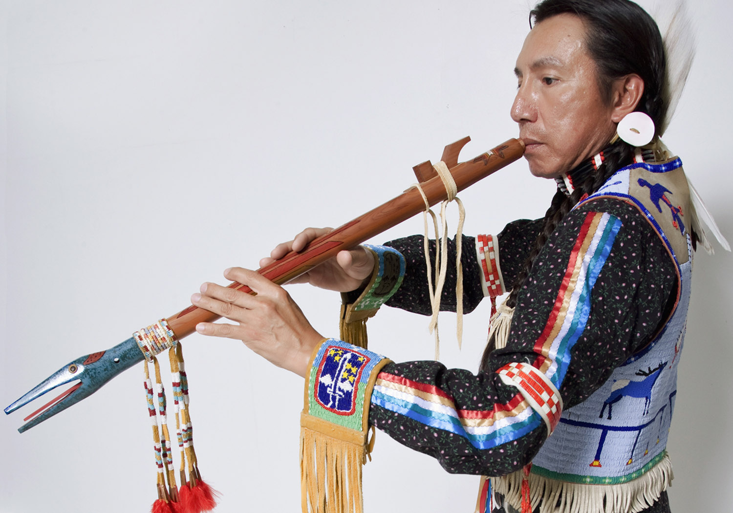 Dakota flute-maker, player earns nation's highest folk honor